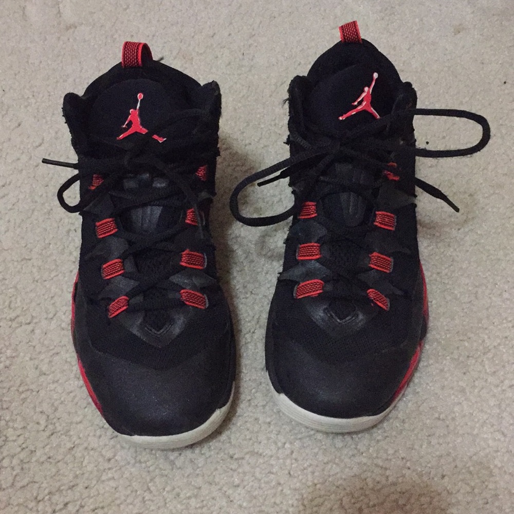 7 YOUTH   Jordan Basketball shoes